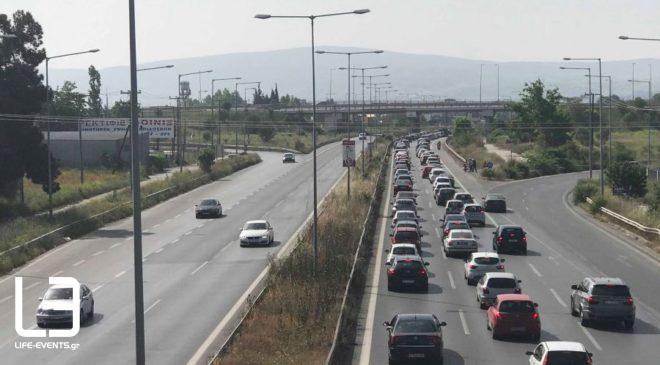 Εργασίες κοπής θάμνων στο δρόμο Θεσσαλονίκης- Ν. Μουδανιών