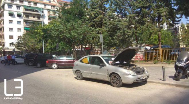 Oχημα στο κέντρο της Θεσσαλονίκης γεμάτο κλήσεις αλλά που κανείς δεν το μεταφέρει (ΦΩΤΟ)