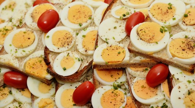 Τρώμε αυγά αλλά με μέτρο και… σύνεση
