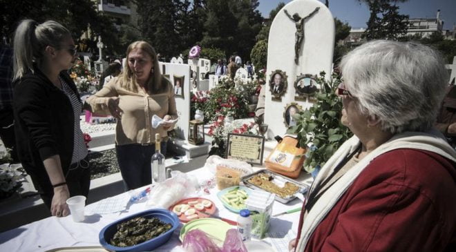 Αναβιώνει το ταφικό έθιμο των Ποντίων από τα Σούρμενα