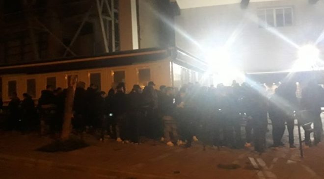 Ουρές από τα ξημερώματα για τα εισιτήρια στην Τούμπα (ΒΙΝΤΕΟ & ΦΩΤΟ)