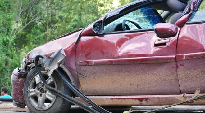 “Χτύπησαν” ΑΤΜ και παντοπωλείο με αυτοκίνητο