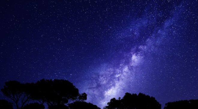 Κορυφώνεται η φθινοπωρινή βροχή των διαττόντων Λεοντιδών