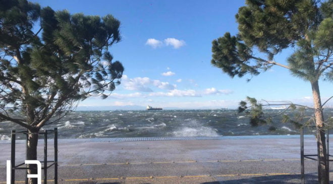 Κακοκαιρία Ιανός: Οι άνεμοι παρέσυραν αγκυροβολημένο ιστιοφόρο από την Ιθάκη