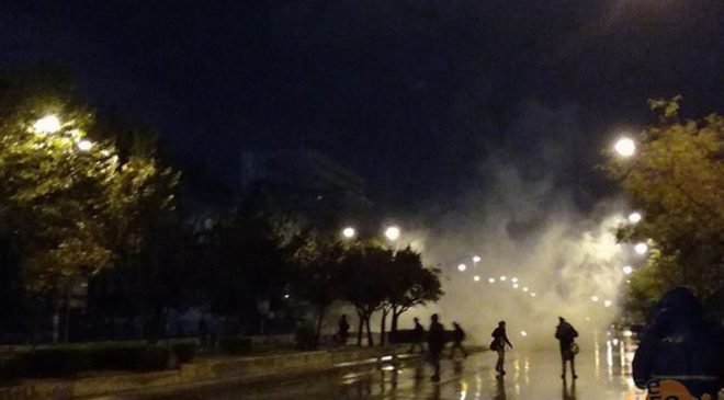 Εξάρχεια: Επίθεση με μολότοφ σε διμοιρία των ΜΑΤ