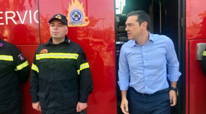 Αλ. Τσίπρας: “Μας γεμίζει θλίψη η απώλεια του πυρονόμου Δημήτρη Τσαλή”