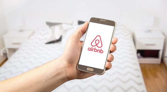 Νοίκιασε διαμέρισμα μέσω Airbnb και τηλεφωνούσε στην Κίνα – Χρέωσε με 3500 ευρώ