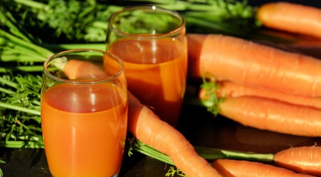 Χυμός καρότου: 6 λόγοι που πρέπει να πίνουμε καθημερινά