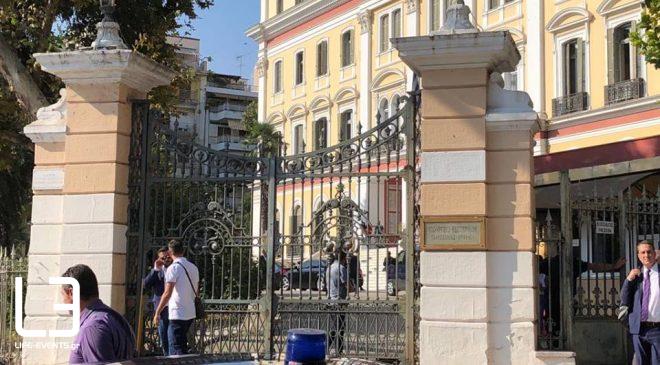 Θεσσαλονίκη: Συμβολική συγκέντρωση διαμαρτυρίας στο ΥΜΑΘ