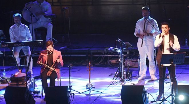 Εντυπωσιακή και φωτεινή αυλαία στη «Βαλκανική Πλατεία 2018»