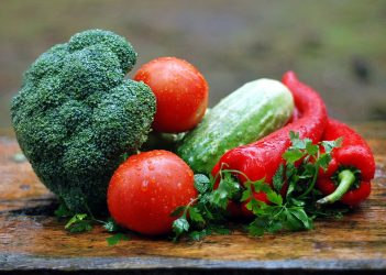 Το λαχανικό που μας προστατεύει από την αναιμία και τον καταρράκτη