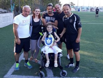 «Παίζουμε μπάλα και τρέχουμε για τη Μαρία»