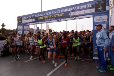 Πλημμύρισε δρομείς η Θεσσαλονίκη στο Διεθνή Νυχτερινό Ημιμαραθώνιο (ΦΩΤΟ)
