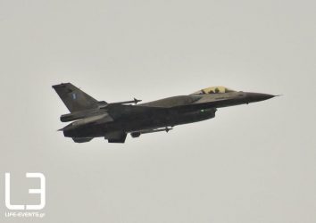 Στα χέρια της Πολεμικής Αεροπορίας τα δύο F-16 Viper (ΦΩΤΟ)