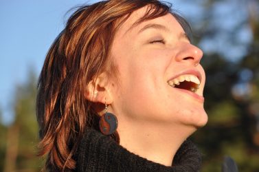 Πως το γέλιο βοηθάει την υγεία