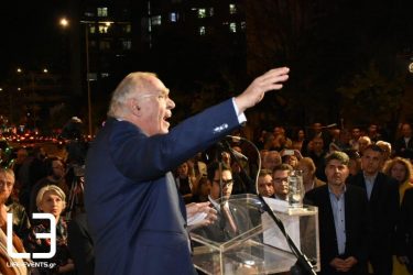 Κορονοϊός: Ξεπέρασε τον κίνδυνο ο Βασίλης Λεβέντης