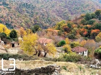 Κρώμνη: Ο παραδοσιακός ακατοίκητος οικισμός, κρυμμένος στις πλαγιές του Πάικου (ΦΩΤΟ)