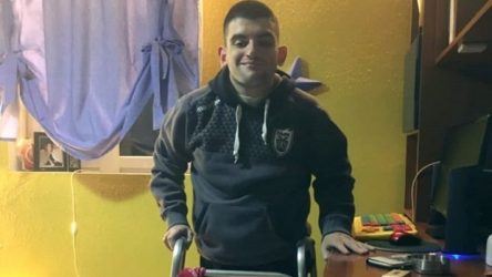 Η ποδοσφαιρική αγκαλιά που σήκωσε τον Αντώνη στα πόδια του!