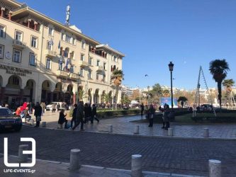 Πλατεία Αριστοτέλους: Αποκλεισμένη λόγω του τηλεφωνήματος για βόμβα