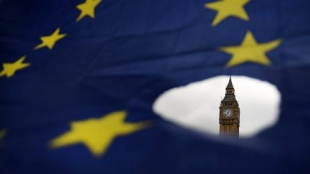 Το Λονδίνο δε θέλει να καθυστερήσει το Brexit