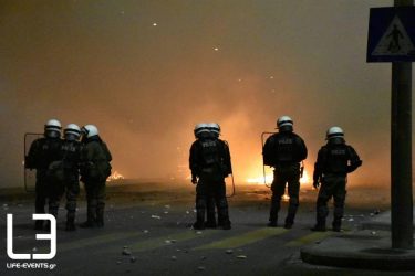 Χημικά στην πορεία για τον Παύλο Φύσσα στον Πειραιά