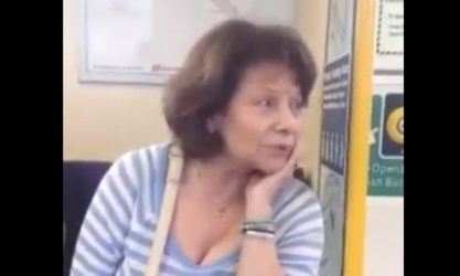 Η Πίτσα Παπαδοπούλου τραγουδά παραγγελιά μέσα στο μετρό (ΒΙΝΤΕΟ)