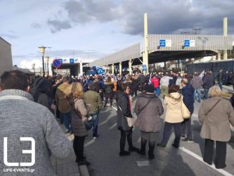 Εύζωνοι: Μικροένταση στη συγκέντρωση για τη Μακεδονία (ΦΩΤΟ)