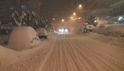 Λευκό πέπλο κάλυψε τα Γρεβενά (ΒΙΝΤΕΟ)