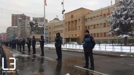 Σκόπια: Το αλβανικό κόμμα υποχώρησε και ψηφίζει τις συνταγματικές αλλαγές