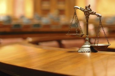 Απόφαση – σταθμός: Ολική διαγραφή χρεών 124.000€ για 5μελή οικογένεια