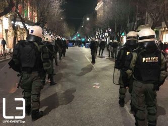 Αστυνομικοί καταγγέλλουν σύναδελφό τους ότι απέτρεψε σύλληψη κουκουλοφόρου