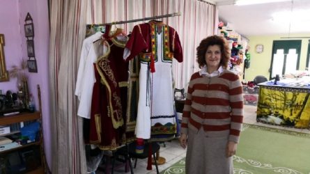 Παραδοσιακές φορεσιές από τα Τρίκαλα ταξιδεύουν σε όλο τον κόσμο