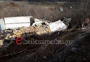 Νεκρός οδηγός νταλίκας σε τροχαίο κοντά στην Καλαμπάκα (ΒΙΝΤΕΟ)