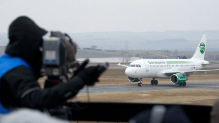 Γερμανία: Γιατί «φακελώνονται» οι επιβάτες που ταξιδεύουν με αεροπλάνο