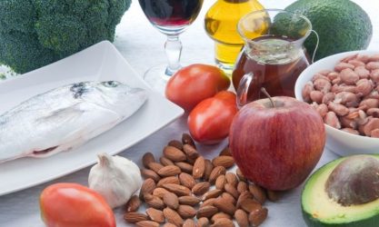 Χοληστερίνη: Το top 10 των τροφών που καθαρίζουν τις αρτηρίες