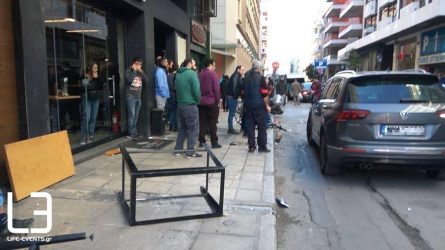 Δείτε το βίντεο με τη στιγμή που όχημα παρασέρνει πεζούς στη Θεσσαλονίκη
