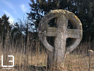 Το «απόκοσμο» μεσαιωνικό νεκροταφείο των Βογόμιλων, με τους μεγάλους πέτρινους κέλτικους σταυρούς (ΒΙΝΤΕΟ & ΦΩΤΟ)