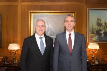 Με τους Πρέσβεις Τουρκίας και Γερμανίας συναντήθηκε ο Ευ. Αποστολάκης