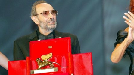 Πέθανε ο σκηνοθέτης Στάνλεϊ Ντόνεν