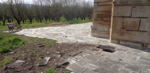 Χρυσοθήρες έψαχναν θησαυρό σε προαύλιο βυζαντινού ναού