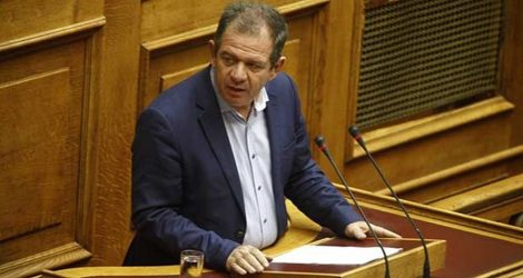 Πτολεμαΐδα: Πέταξαν κομμάτι τσιμέντου στο σπίτι βουλευτή του ΣΥΡΙΖΑ!