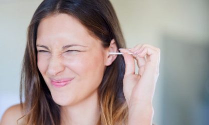 Καθαρισμός αυτιών: Πως μπορείτε να το κάνετε σωστά