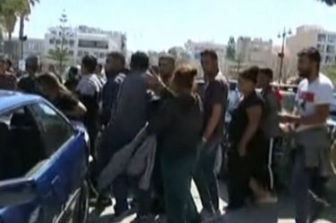 Κορινθία: Ενταση και επεισόδια έξω από τα δικαστήρια
