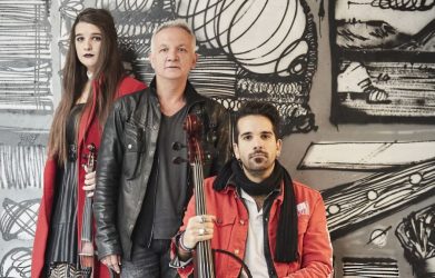 Θηβαίος και String Demons σε μια μουσική συνύπαρξη στη Θεσσαλονίκη