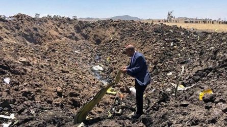 Καπνός έβγαινε από το μοιραίο Boeing πριν την πτώση