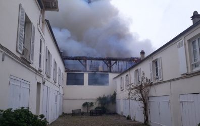 Νέος συναγερμός στη Γαλλία! Φωτιά στις Βερσαλλίες (ΒΙΝΤΕΟ)