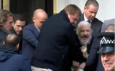 Συνελήφθη ο ιδρυτής του WikiLeaks Τζούλιαν Ασάνζ στο Λονδίνο