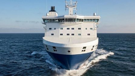 Βλάβη στο Superferry με 191 επιβάτες