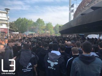 Πολύς κόσμος χωρίς εισιτήριο έξω από την Τούμπα (ΒΙΝΤΕΟ & ΦΩΤΟ)