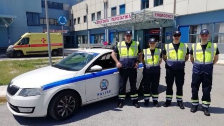 Γέννησε έξω από Α.Τ. στην Πιερία με τη βοήθεια αστυνομικών